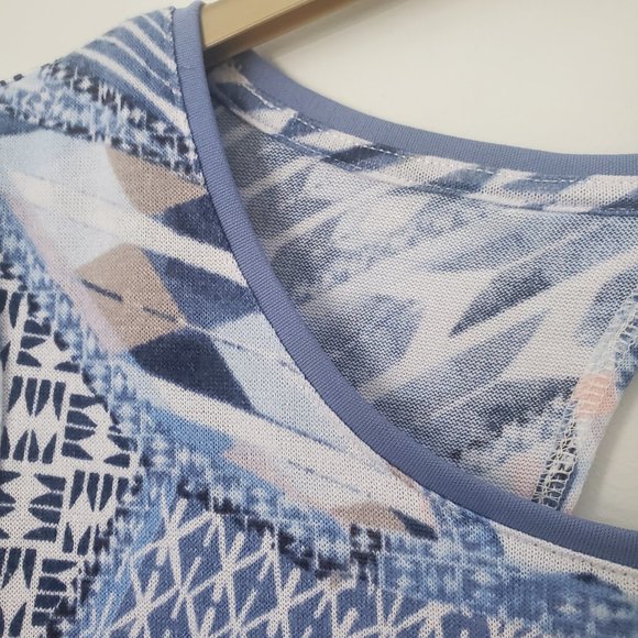 CHICO'S Women's Blue Abstract Print Sweater Light w/ Tank Top Underlay - Picture 6 of 11